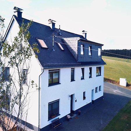 Beautiful Holiday Home Ideal For Hikers Kleinlangenfeld Exteriör bild