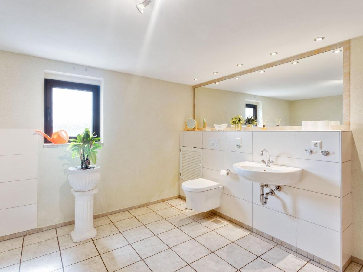 Beautiful Holiday Home Ideal For Hikers Kleinlangenfeld Exteriör bild